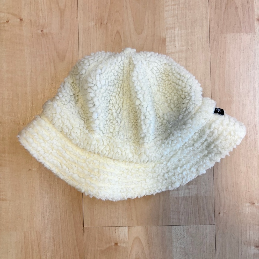Stüssy | Cream Sherpa Fleece Bell Bucket Hat